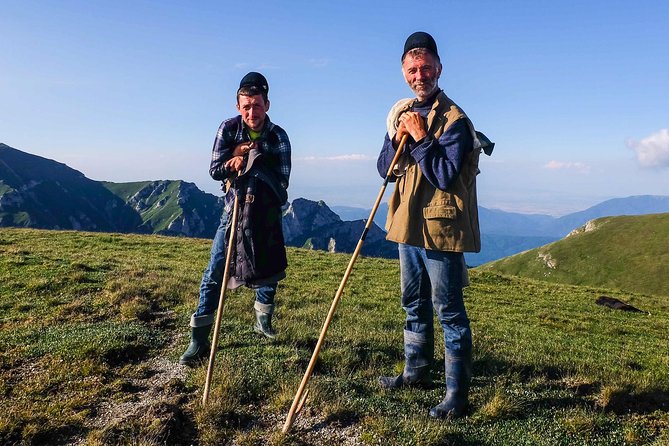 2-Day Hiking tour in Bucegi Mountains from Bucharest - Climbing to 2000 m: the Bucegi Mountains and the trail to Omu Hut
