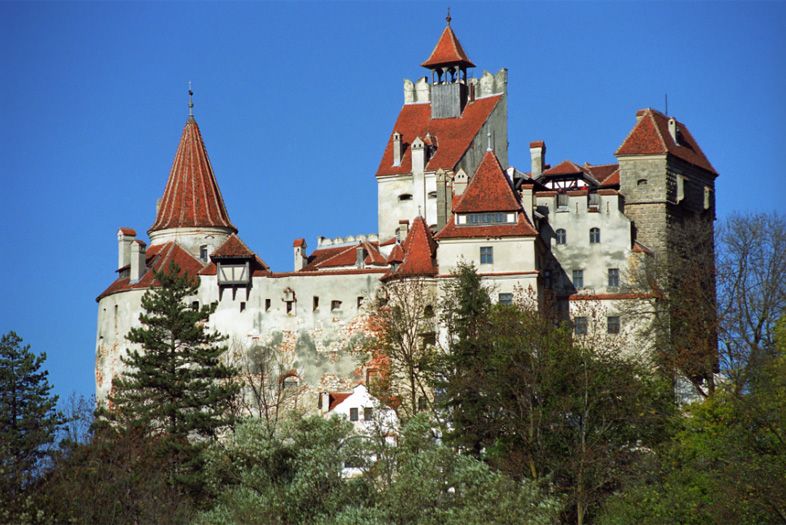 2-Day Transylvania Break From Bucharest - Peleș Castle in Sinaia: royal splendor with real 1800s tech