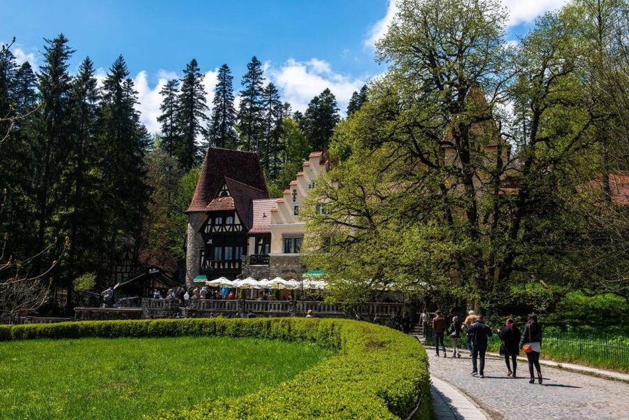 3-Day Medieval Transylvania Package Tour - Day 3: Bran Castle, Peles Castle, Sinaia Monastery, and the Dracula-Real Mix