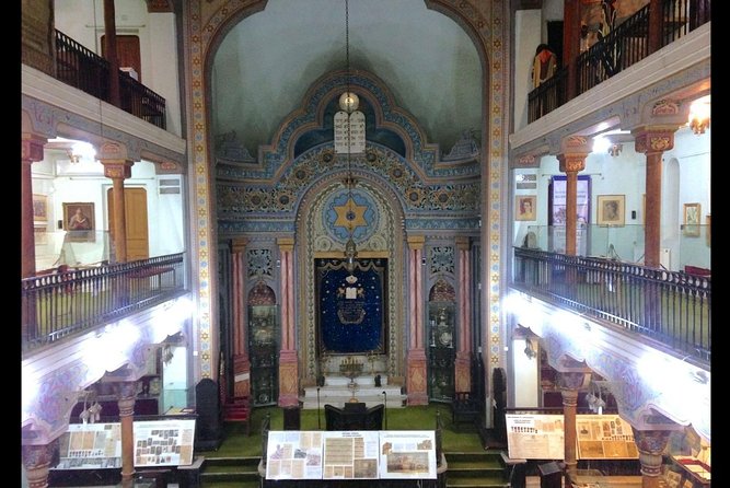 4h Jewish Legacy in Bucharest - Private Tour by Car and Walking - Stop 4: Teatrul Evreiesc de Stat and the Yiddish theatre question