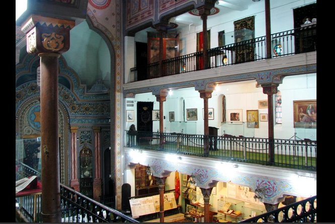 4h Jewish Legacy in Bucharest - Private Tour by Car and Walking - What to expect when a synagogue or theatre is closed