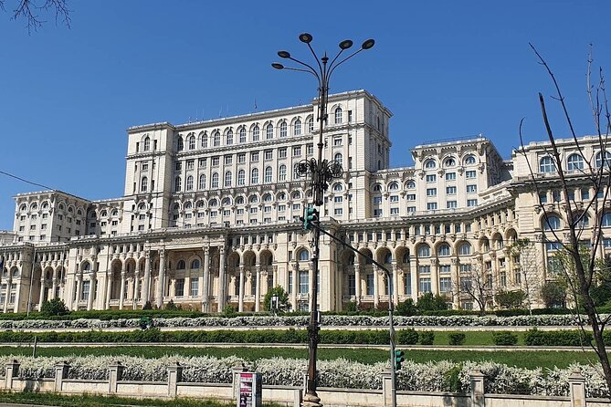 5h Bucharest City Tour by Car/Minivan – Small Group max 7 people - Biserica Bucur, Unirii Square, and University Square: old legends meet political moments