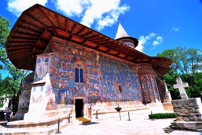 6 Days Transylvania and Bukovina Small Group Tour from Bucharest - Day 5: Brasov fortified center, Schei Gate, Black Church, then Bran Castle