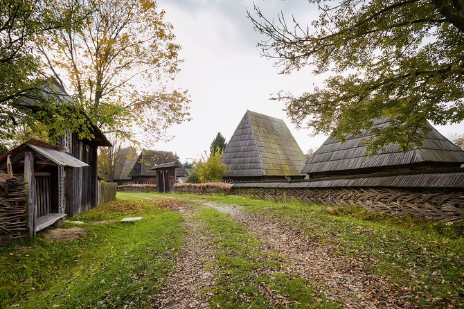 7-Days Grand Romania tour from Bucharest - Day 4: Tihuta Pass viewpoints and the Voronet Monastery stop