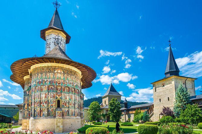 7-Days Grand Romania tour from Bucharest - Day 6: Bicaz Gorges, Red Lake lunch, and Brasov’s Catherine’s Gates