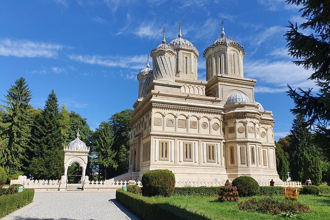 8 Days Private Tour in Romania - Transylvania, Maramures & Moldova - Maramures Humor and Communism Memory: Sapanta and a Resistance Museum