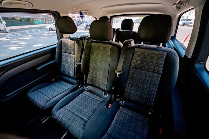 Airport Transfer with Mini-van for 8 passangers - Kids, car seats, and the small detail that matters for ages