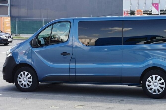 Airport Transfer with Mini-van for 8 passangers - A minivan built for groups up to 8 people