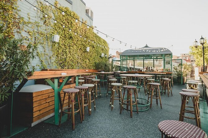 Bar Crawling - The guides: local know-how, party energy, and a host who adapts