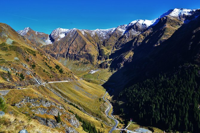 Bran & Peles Castles through the Best Road in the World: Transfagarasan road - Vidraru Lake and Dam: the right warm-up stop