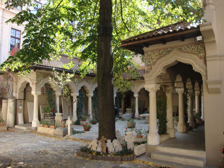 Bucharest: 2-Hour City Highlights Bike Tour - Bikes, Comfort, and How Guides Keep the Ride Smooth