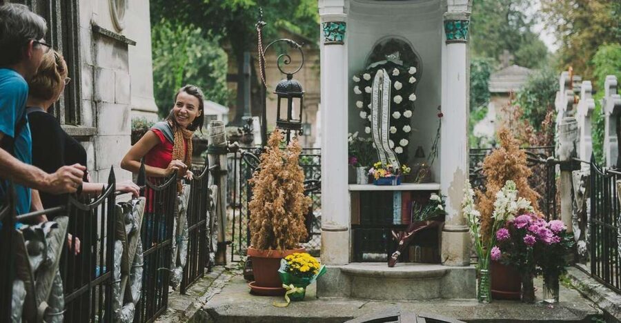 Bucharest: 3-Hour Dark History Tour with a Local - Key highlights at a glance