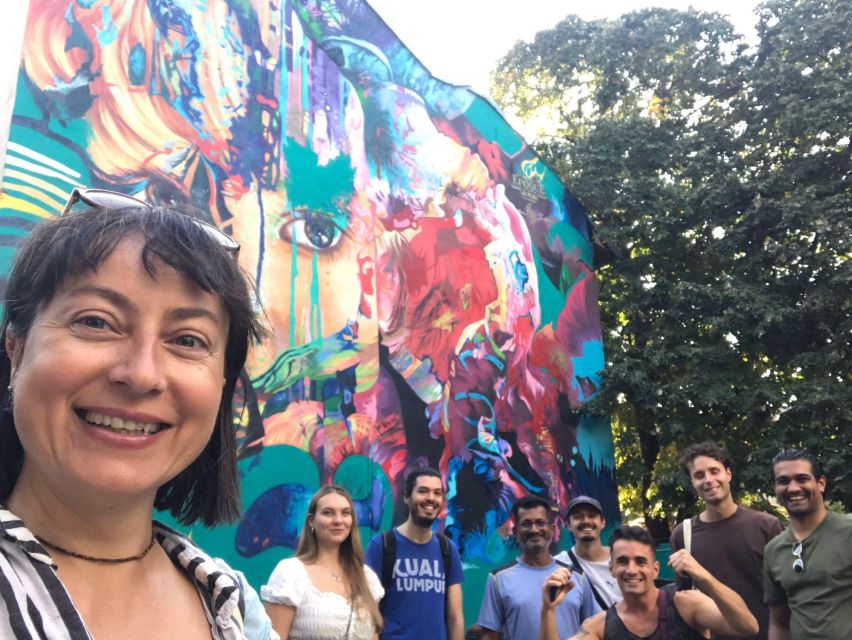 Bucharest: Alternative Sightseeing 2.5-3h-Hour Guided Tour - Why the small-group format changes what you notice