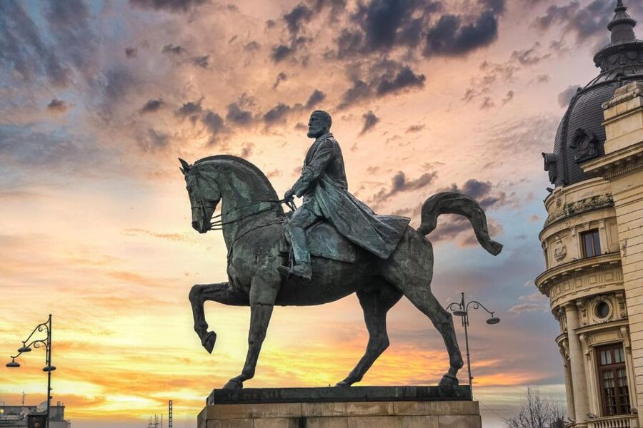 Bucharest: Capture the most Photogenic Spots with a Local - Your Local Guide: Stories, Culture, and Practical Food Tips