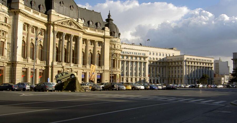 Bucharest: City Highlights Guided Walking Tour - Price and logistics: value of $21 for a 2.5-hour intro