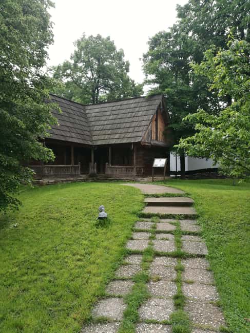 Bucharest city tour: Village Museum visit & Panormaic tour - Two hours, two worlds: Bucharest streets and Romanian village life