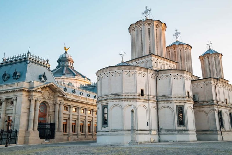 Bucharest: Communism and History Guided City Walking Tour - A cafe break for your legs, plus an actual snack from the era style