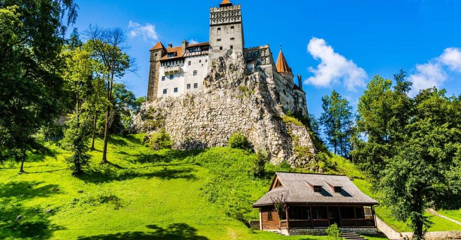 Bucharest: Day Trip to Dracula Castle, Peles Castle & Brașov - Pickup and 14 Hours on the Coach: Timing That Actually Matters