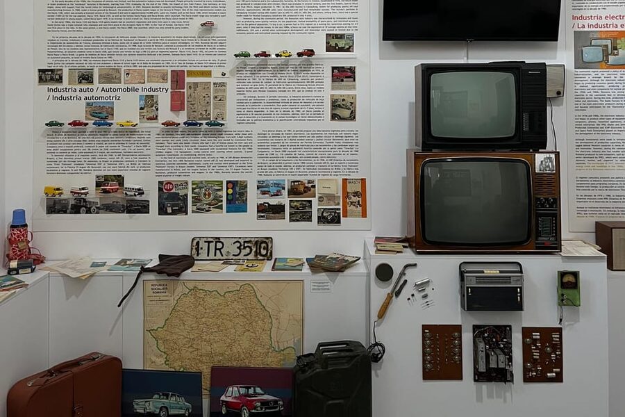 Bucharest: Dinner+Tour at Museum of Communism after closing - Practical tips before you go