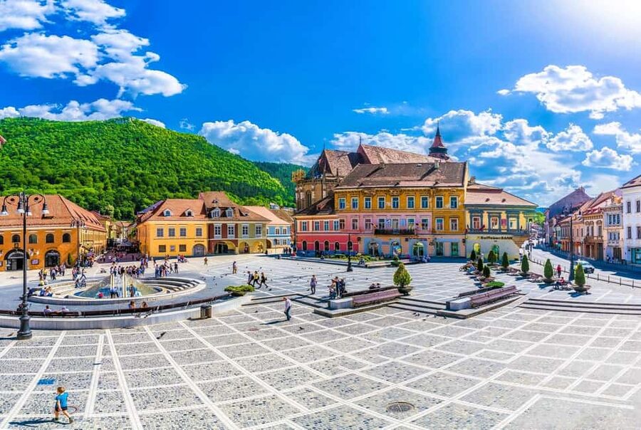 Bucharest : Dracula Castle, Peleș Castle & Brașov Day Trip - Skipping Lines, Respecting Time Slots, and Avoiding the Most Common Headache