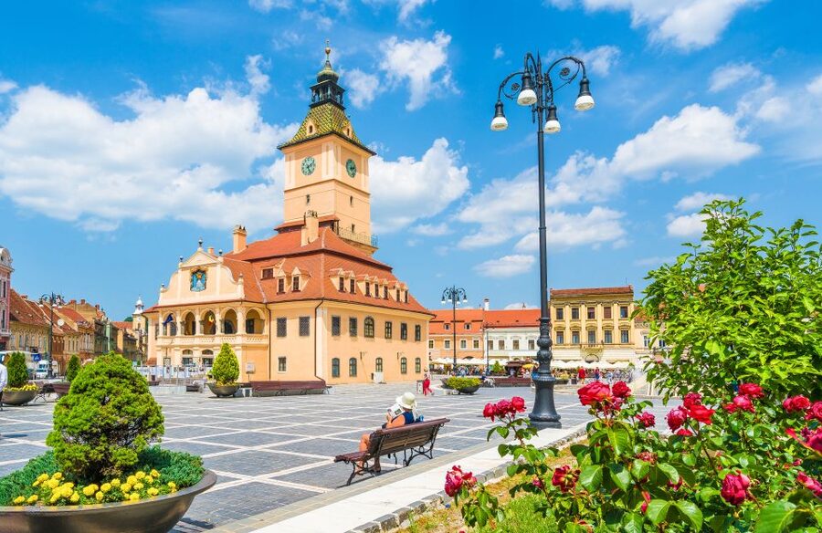 Bucharest: Dracula Castle, Peles Castle & Brasov Guided Tour - Bran Castle and the Dracula connection, without the cheesy fog