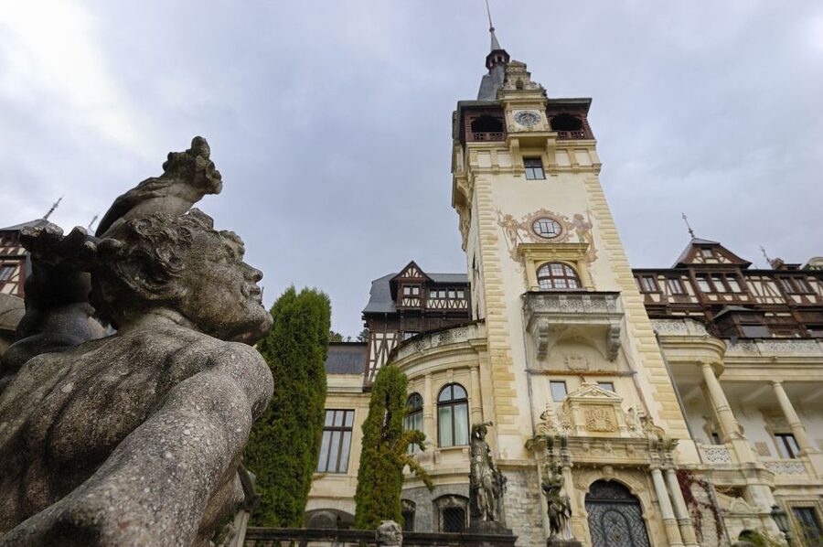 Bucharest: Dracula Castle, Peles Castle & Brasov Old Town - Key Highlights You Should Care About