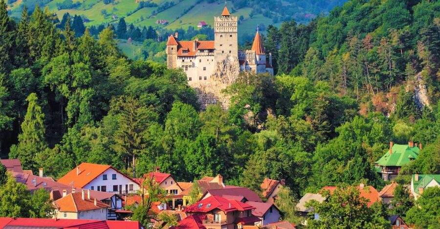 Bucharest: Dracula Castle, Peles Castle & Brasov Old Town - One Day Trip With Three Castle Personalities