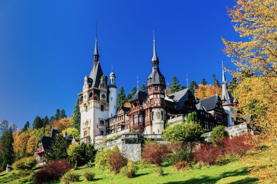 Bucharest: Dracula Castle, Peles Castle & Brasov Old Town - Bran Castle and the Dracula Connection: Worth It, Even If You Want Facts