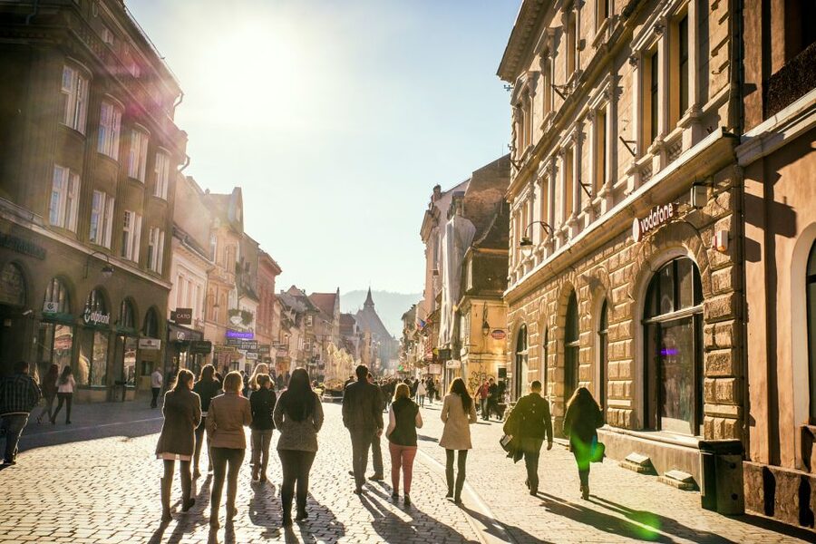 Bucharest: Dracula Castle, Peles Castle & Brasov Old Town - Getting There From Bucharest Without Losing Your Mind