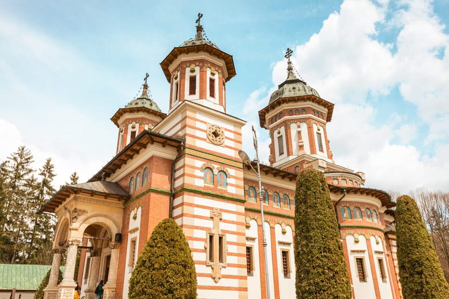 Bucharest: Dracula's Castle, Peleș Castle & Brașov Day Trip - Who Should Book This Tour (and Who Should Skip It)