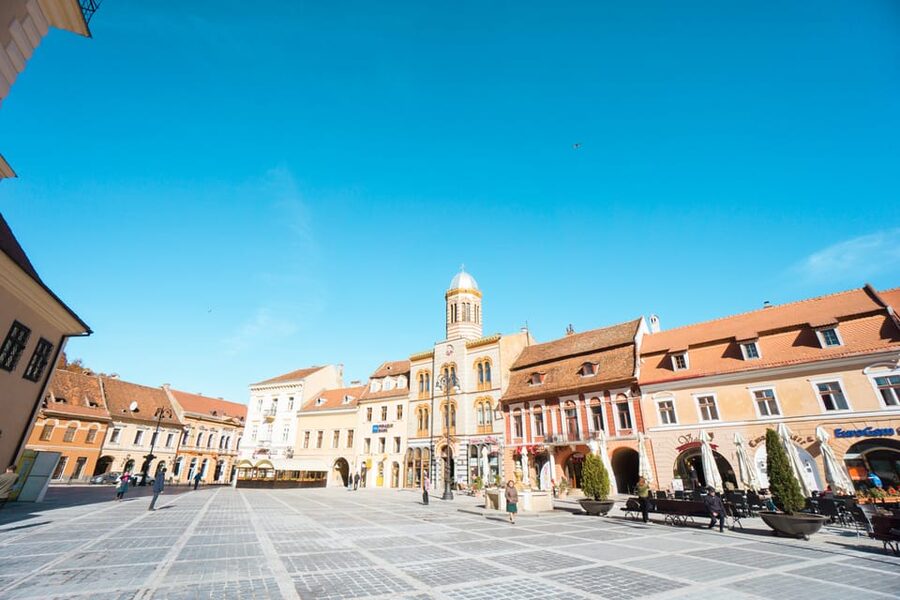 Bucharest: Dracula's Castle, Peleș Castle & Brașov Day Trip - My Book-or-Skip Call for Bran, Peleș, and Brașov