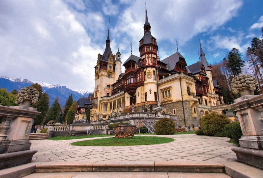 Bucharest: Dracula's Castle, Peles Castle, & Brasov Old Town - Timing, transport, and how to not get worn out on the coach