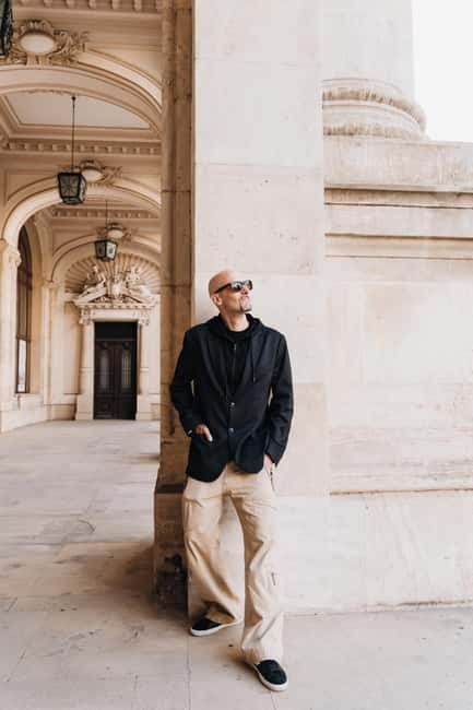 Bucharest: Essential Photo Session in the Charming Streets - Light and timing: when your photos look their best