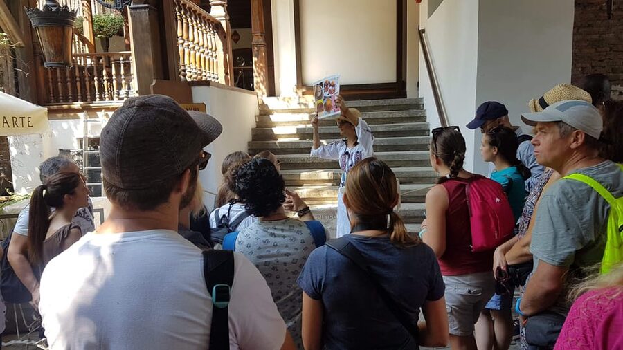 Bucharest: Guided Walking Tour with Romanian Snack - Key things I’d bet on in advance