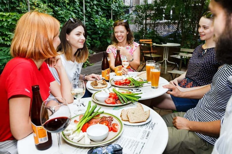 Bucharest: Hidden Markets Walking Tour with Tastings - Calea Moșilor: the everyday street between landmarks and markets