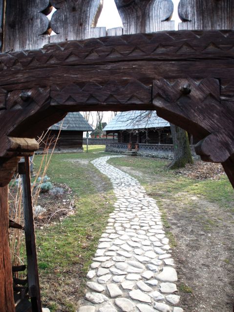 Bucharest highlights - full day private walking tour - Should you book this Bucharest highlights private walking tour?