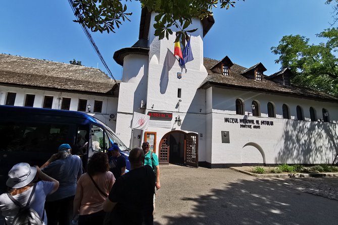 Bucharest Highlights Half-Day City Tour with Pickup - Stop-by-stop: what you’ll see and why it matters