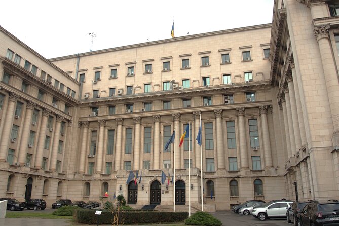 Bucharest in a nutshell - half day private walking tour - Cărturești Carusel and the city of everyday culture