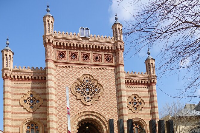 Bucharest Jewish Heritage Private Walking Tour - Jewish Museum Bucharest and Jerusalem Lion Square: the context you need