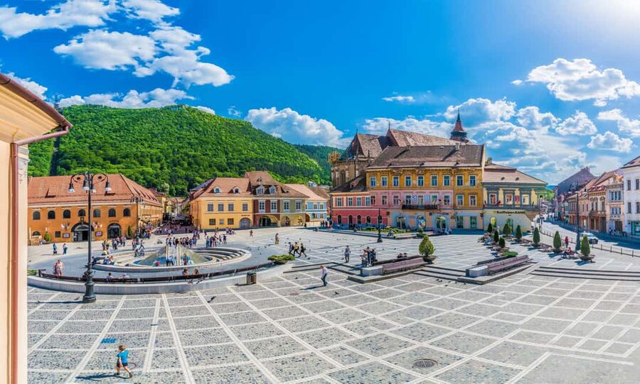 Bucharest: Peles Castle, Bran Castle & Brasov Day Trip - Guides and Languages: When Explanations Actually Matter
