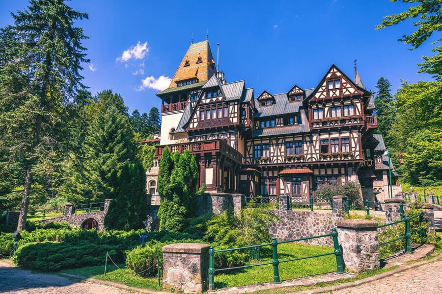 Bucharest: Peles Castle, Bran Castle, & Brasov Full-Day Tour - Key things worth knowing before you go