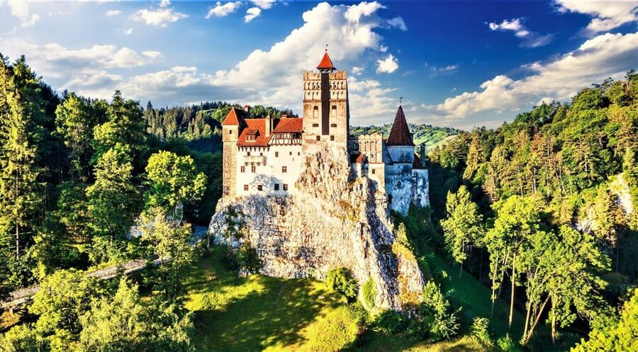 Bucharest: Peles Castle, Bran Castle, & Brasov Old Town Tour - Bran Castle and Dracula connections, how the fortress story lands
