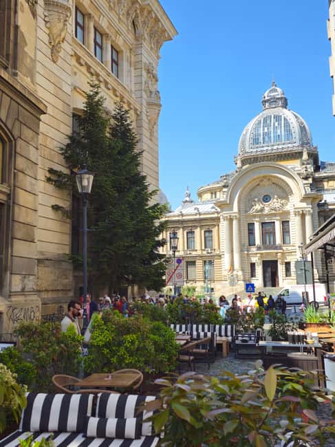 Bucharest Photo Walk - Instagram&Cinematic Spots in 3 hours - CEC Palace: a stop for details and structured compositions