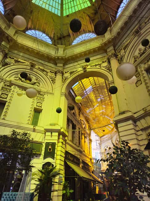 Bucharest Photo Walk - Instagram&Cinematic Spots in 3 hours - Cărturești Carusel: playful framing and a break from formal architecture