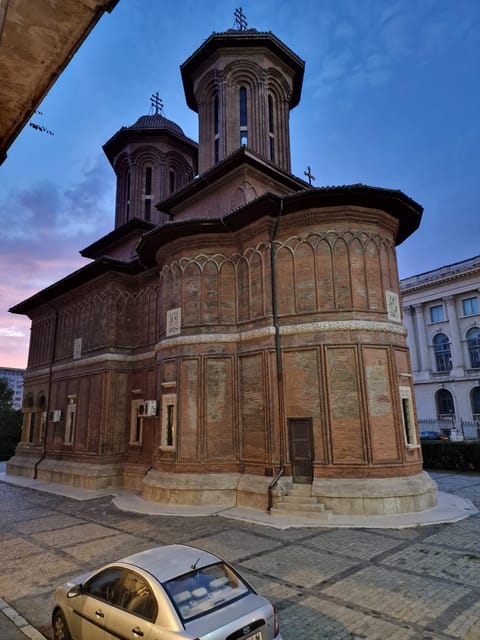 Bucharest: private and exclusive Italian walking tour - Romanian Athenaeum: the final anchor and the payoff for paying attention