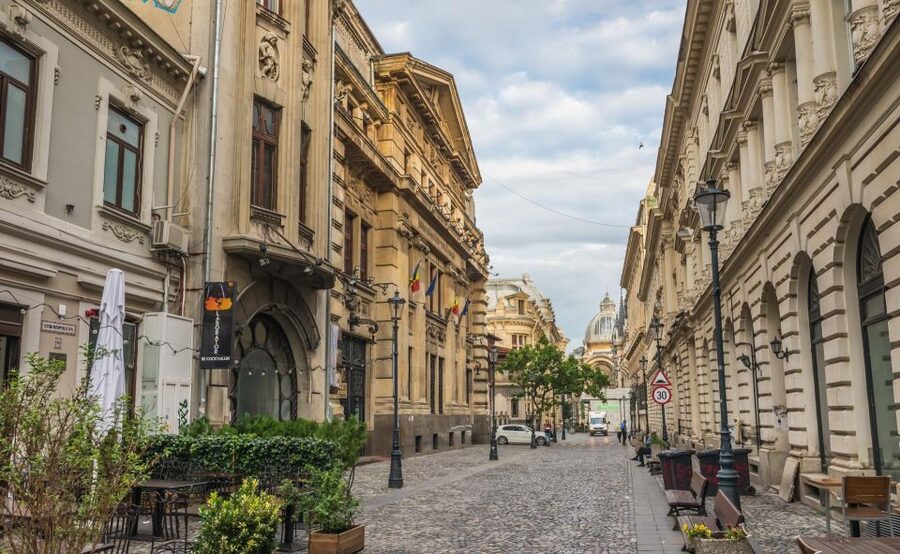 Bucharest: Private Exclusive History Tour with Local - Patriarchal Cathedral and Romanian Athenaeum, iconic stops with explanations