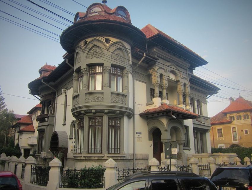 Bucharest: Private Three Neighborhoods Tour by Vintage Car - Why a Dacia 1310 tour changes how Bucharest feels