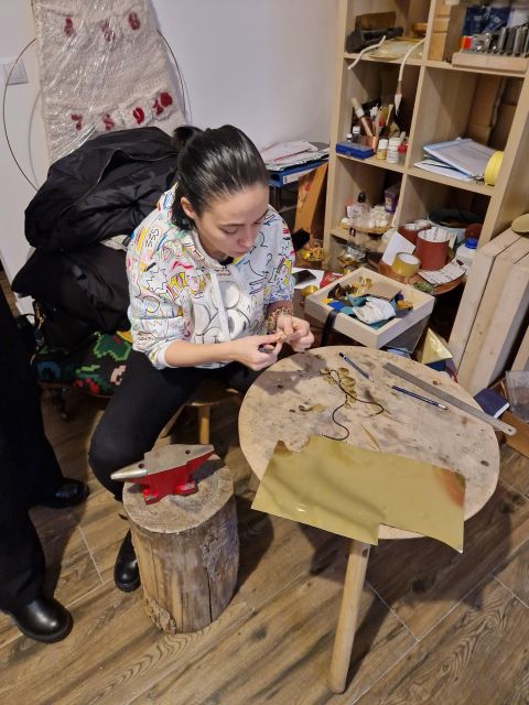 Bucharest: Real Roma Community - Crafting Workshop - Who should book this Roma community crafting workshop