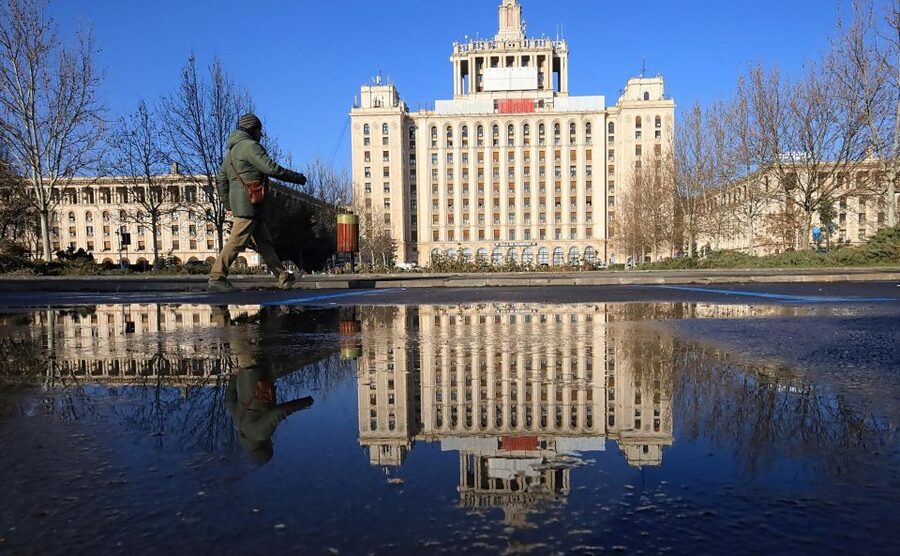 Bucharest Sightseeing Tour - Meeting at Piaţa Presei Libere, then a relaxed start in the parks