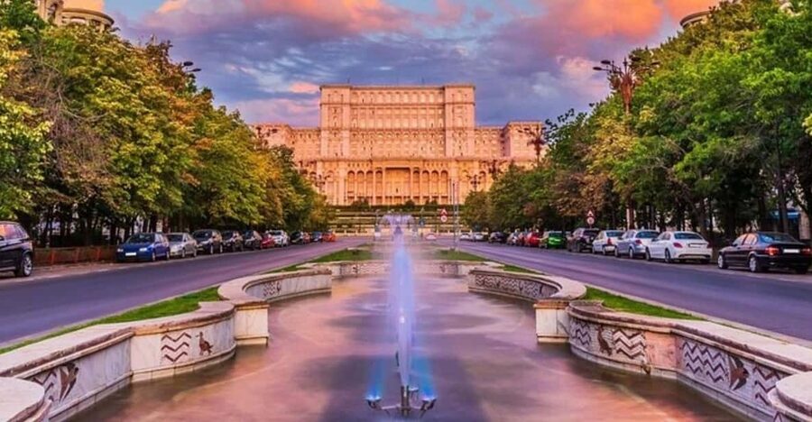 Bucharest : Street Art Walking Tour With A Guide - Why street art is such a smart way to see Bucharest